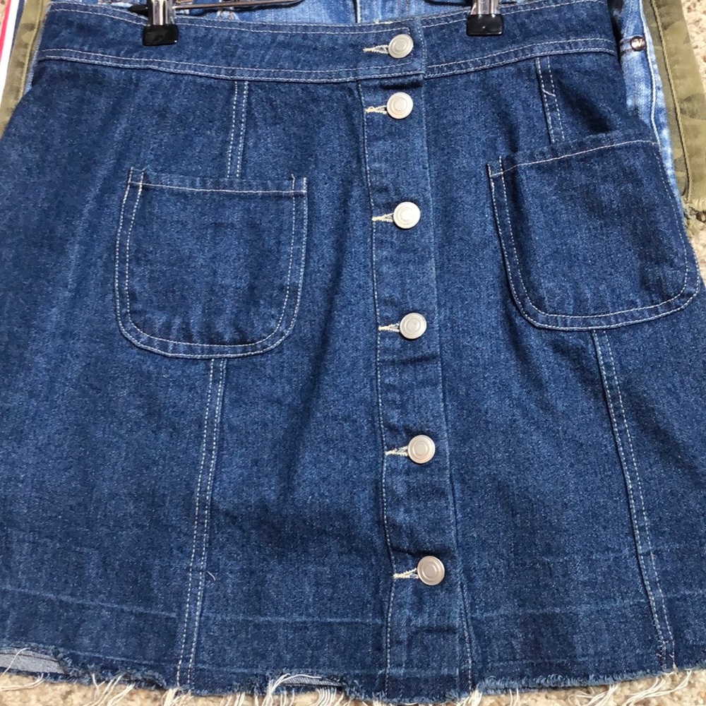 Skirts - Picture 6 of 6